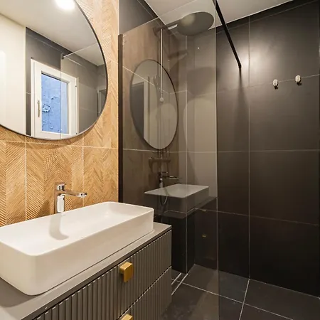 Luxurious Prestige Apartment On The St Stephen Road Boedapest Buitenkant foto