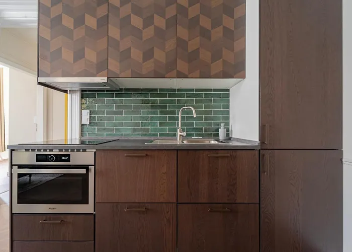 Luxurious Prestige Apartment On The St Stephen Road