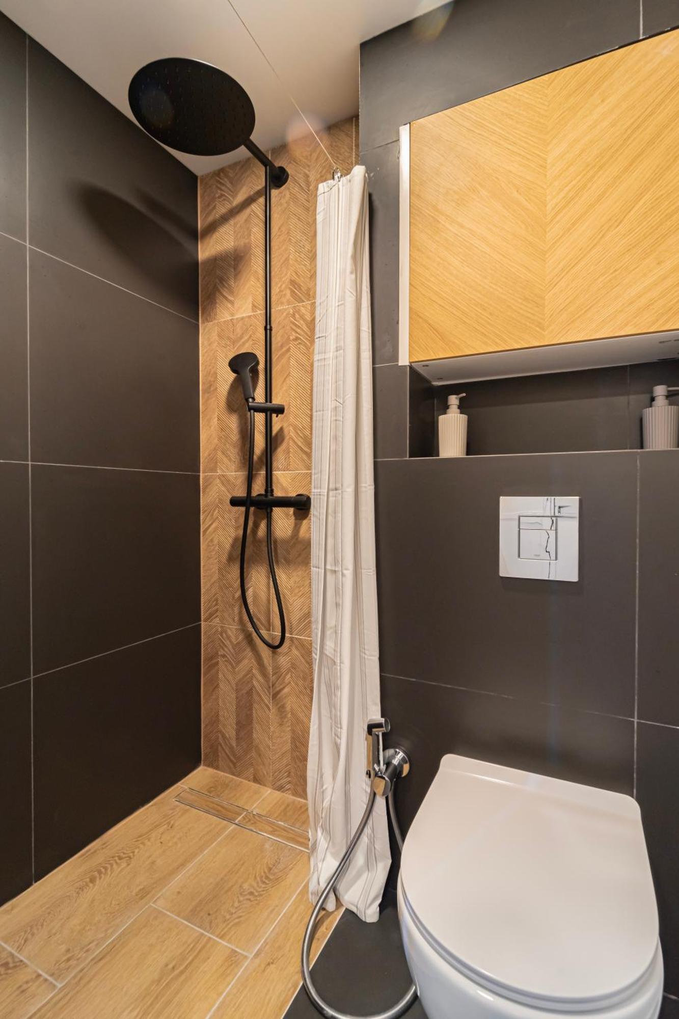 Luxurious Prestige On The St Stephen Road Apartment